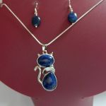 Granatowy lapis lazuli, wisiorek z kotem i kolczyki, zestaw - 