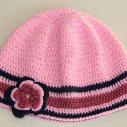 Różowa czapka z kwiatkiem