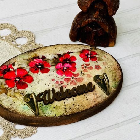 Dekoracyjny wieszak na ścianę z drewna, styl rustykalny ,z napisem