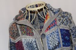 Płaszcz, sweter robiony na szydełku - od kwadratu do kwadratu