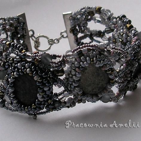 Freeform beading sea at night