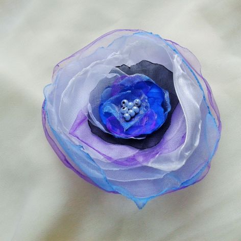 Broszka kwiat niebiesko fioletowy