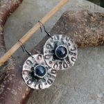 Szklanookie niemal w czerni - kolczyki z miedzi i szkła