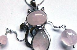 Kwarc różowy kamień miłości biżuteria z kotem