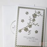 Kartka ŚLUBNA biało-srebrzysta - Biało-srebrzysta kartka na ślub w ozdobionej kopercie