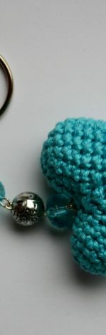 BRELOK SZYDEŁKOWE SERCE