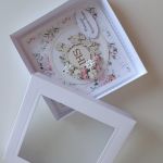 Kartka Komuia Święta w białym pudełeczku - Kartka Komuia Święta w białym pudełeczku