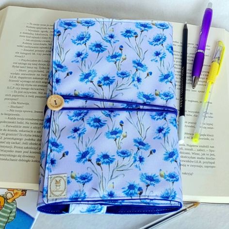 Wodoodporne etui na książkę: chabry