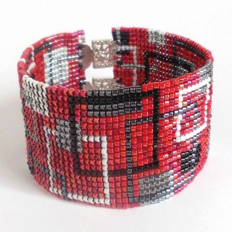 Geometryczna bransoletka koralikowa - kwadraty