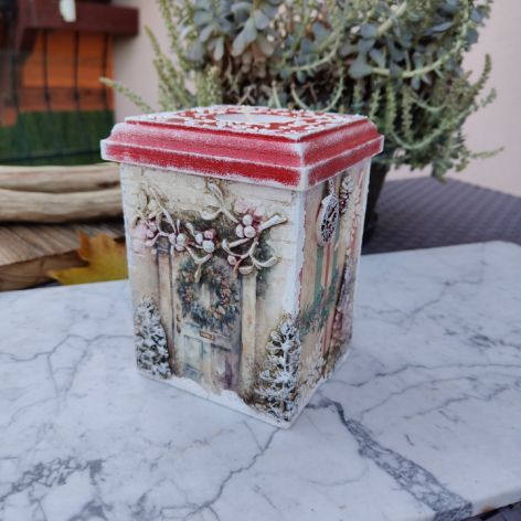 Świąteczne ręcznie zdobione pudełko ze świecznikiem duże