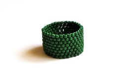 Pierścionek koralikowy zielony 1