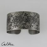 .Kwiaty - metalowa bransoleta 171202-02 - Metalowa bransoleta