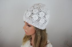 Czapka ręcznie robiona biała