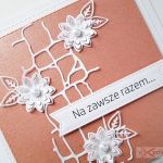 Kartka NA ZAWSZE RAZEM koralowo-biała - Koralowo-biała kartka na ślub z kwiatuszkami