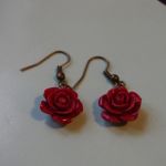 Kolczyki handmade różyczki czerwone - Na leżąco