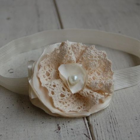 Retro opaska niemowlęca - Kremowa satyna z koronką