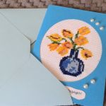 Kartka z haftowanymi tulipanami - Haftowana kartka