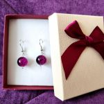 Kolczyki Crackle fioletowe - Kolczyki wiszące z koralików crackle