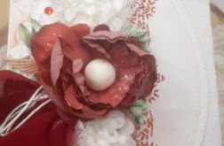 Kartka z czerwonym kwiatem