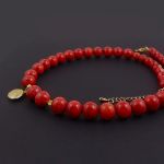 Naszyjnik z muszelką. - Naszyjnik z muszelką.