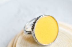 Żółte kółko - pierścionek ze szkłem