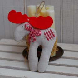 Lniane z czerwonym akcentem