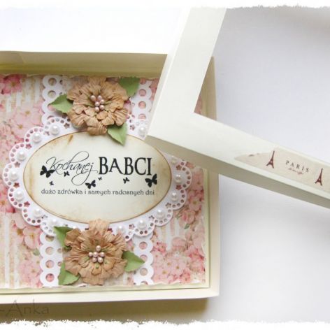 Kartka dla babci w pudełku