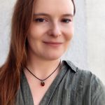 Brązowy w siateczce - wisiorek XS - minimalistyczne opakowanie