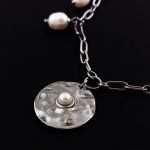 Naszyjnik z perłami. - Naszyjnik z perłami.