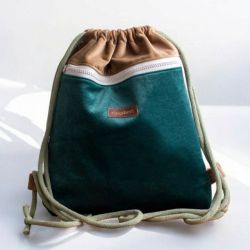 Beżowo-zielony plecak z przednią kieszenią z weluru