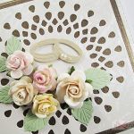 Kartka W DNIU ŚLUBU z pastelowymi kwiatami - Kremowo-brązowa kartka na ślub z różami