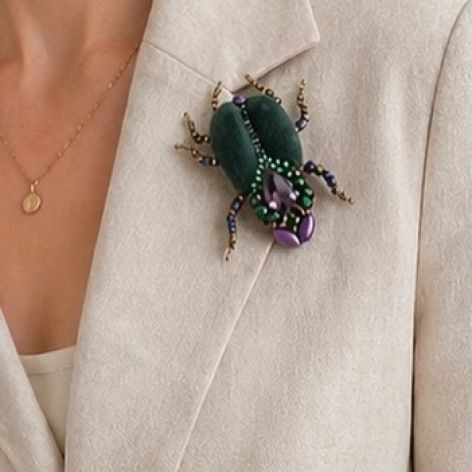 Broszka Żuk, biżuteria autorska