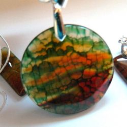 Zielono-pomarańczowy agat pajęczy, wisior i kolczyki, zestaw biżuterii