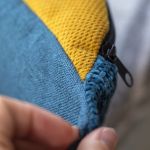 Lazurowa nerka z weluru z miodową klapą – unikatowa nerka handmade - 