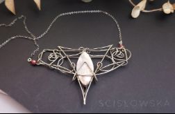 Oubli - Naszyjnik Wire Wrapping z Agatem i Rubinami – Ręcznie Wykonana Biżuteria Artystyczna