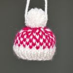 Ozdoba choinkowa, miniczapeczka, biało-różowa - Ozdoba choinkowa, zawieszka, mini-czapeczka, biało-różowa