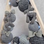 Drewniana choinka hand made z reniferami LED. - 