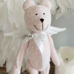 COTTONI miś ze skrzydełkami  i dzwoneczkiem - 