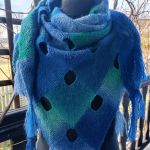 Niebiesko turkusowa chusta na drutach - ciepła chusta