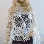 Ecru poncho narzutka kwiaty w sieci - kwiaty w sieci