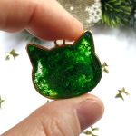 Wisiorek z żywicy, zielony kotek, kocia biżuteria - Zielony wisiorek z żywicy, kotek, kocia biżuteria