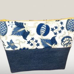 Kosmetyczka materiałowa solidna, stylowa ,praktyczna,jeans
