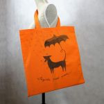 Pomarańczowa torba z psem malowana - Pies i Parasol torba malowana bawełniana