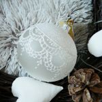 BOMBKA ŚNIEŻNO BIAŁA 12 CM. - 