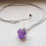 Naszyjnik z fioletowo-różowym diamentem - Diament z żywicy epoksydowej