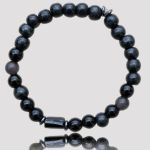 Czarna bransoletka dla mężczyzn - bez tła