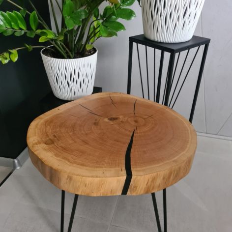 Stolik kawowy, plaster dębowy, czarna żywica