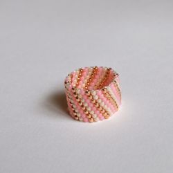 Pierścionek koralikowy biało-różowo-złoty 4