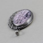 Czaroit w srebrze oksydowanym - wisior - 