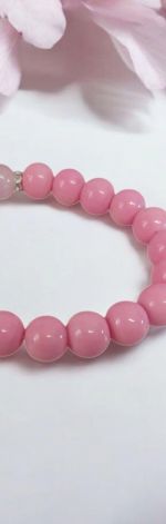 Bransoletka na gumce róż z zawieszką